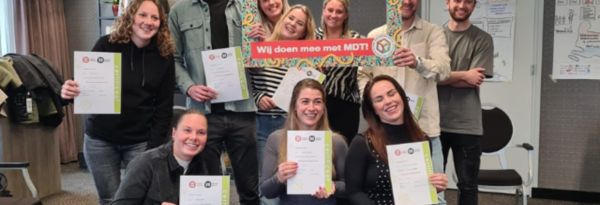 Certificaatuitreiking bij kennisdag Project Wereldmeiden
