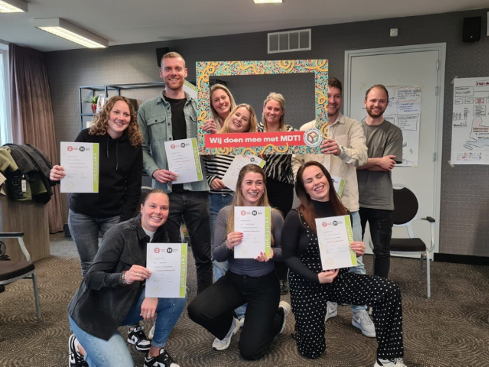 Certificaatuitreiking bij kennisdag Project Wereldmeiden