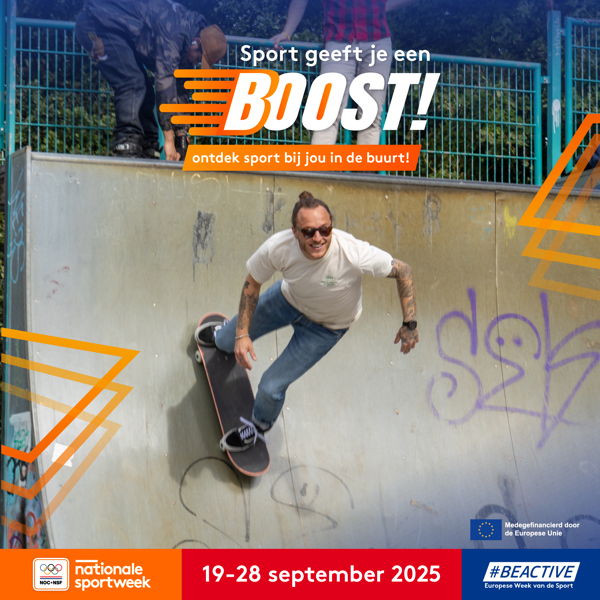 Aankondigingsbeeld voor Nationale Sportweek 2025 met actiefoto van een volwassen skater op een ramp.