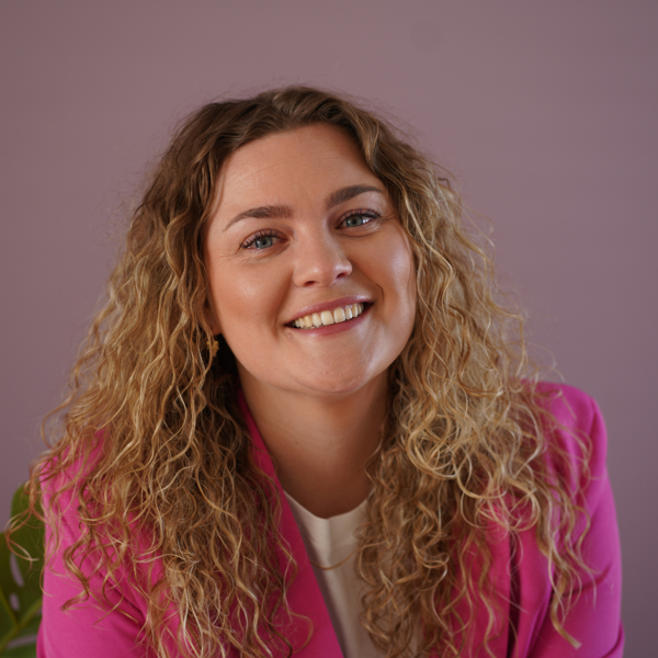 Pasfoto Thessa Buntsma