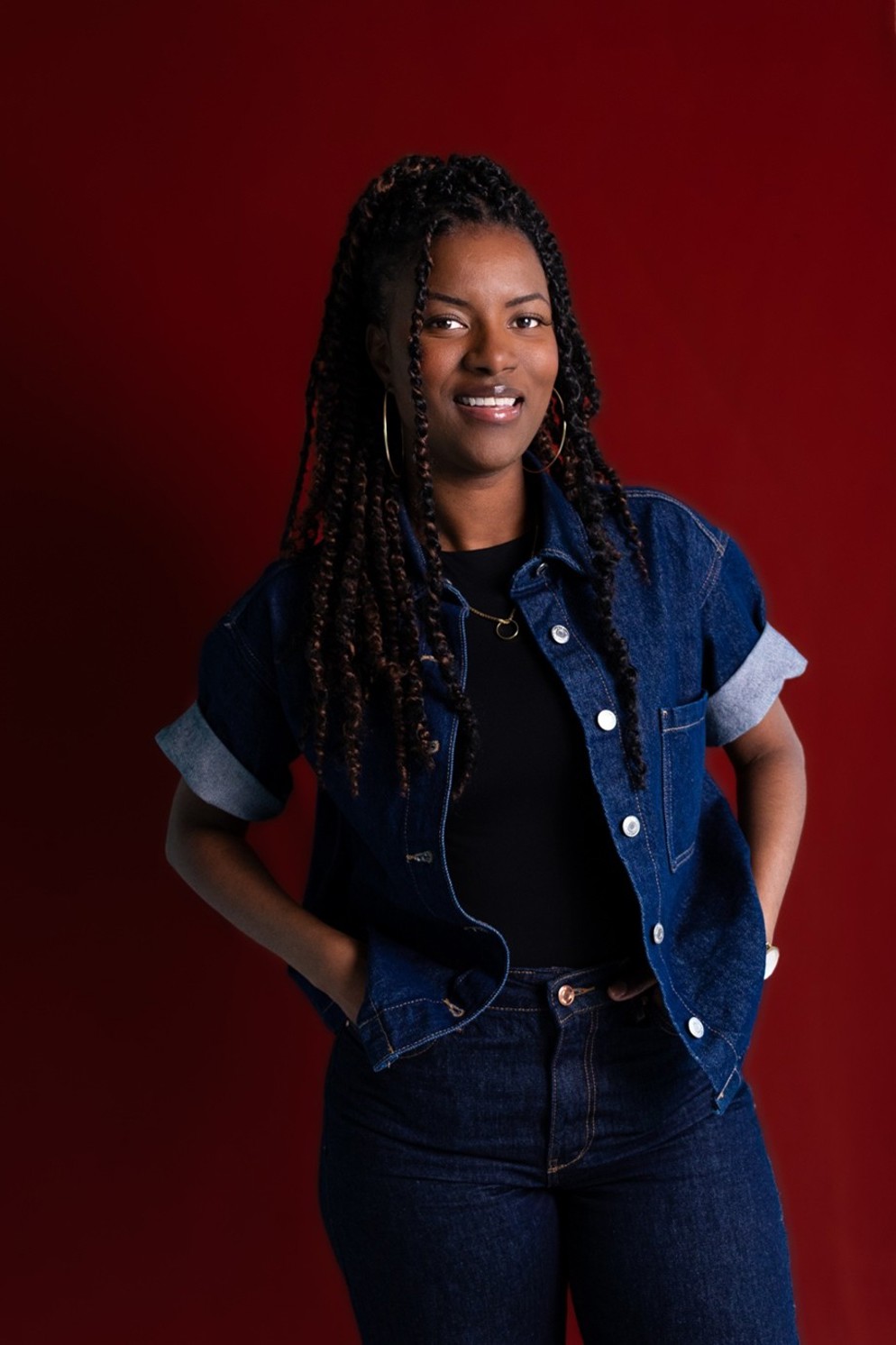 Chanty Louise poseert.