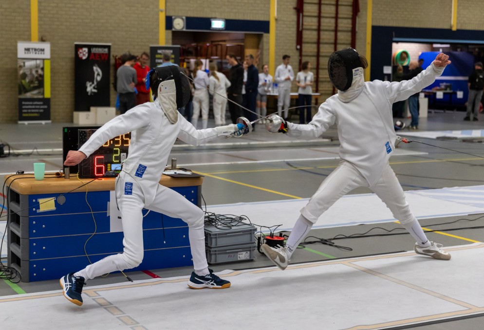 Wedstrijd tussen 2 schermers