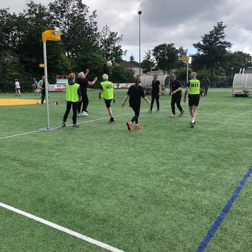 Actiefoto tijdens KV Tempo Oldstars Korfbal 