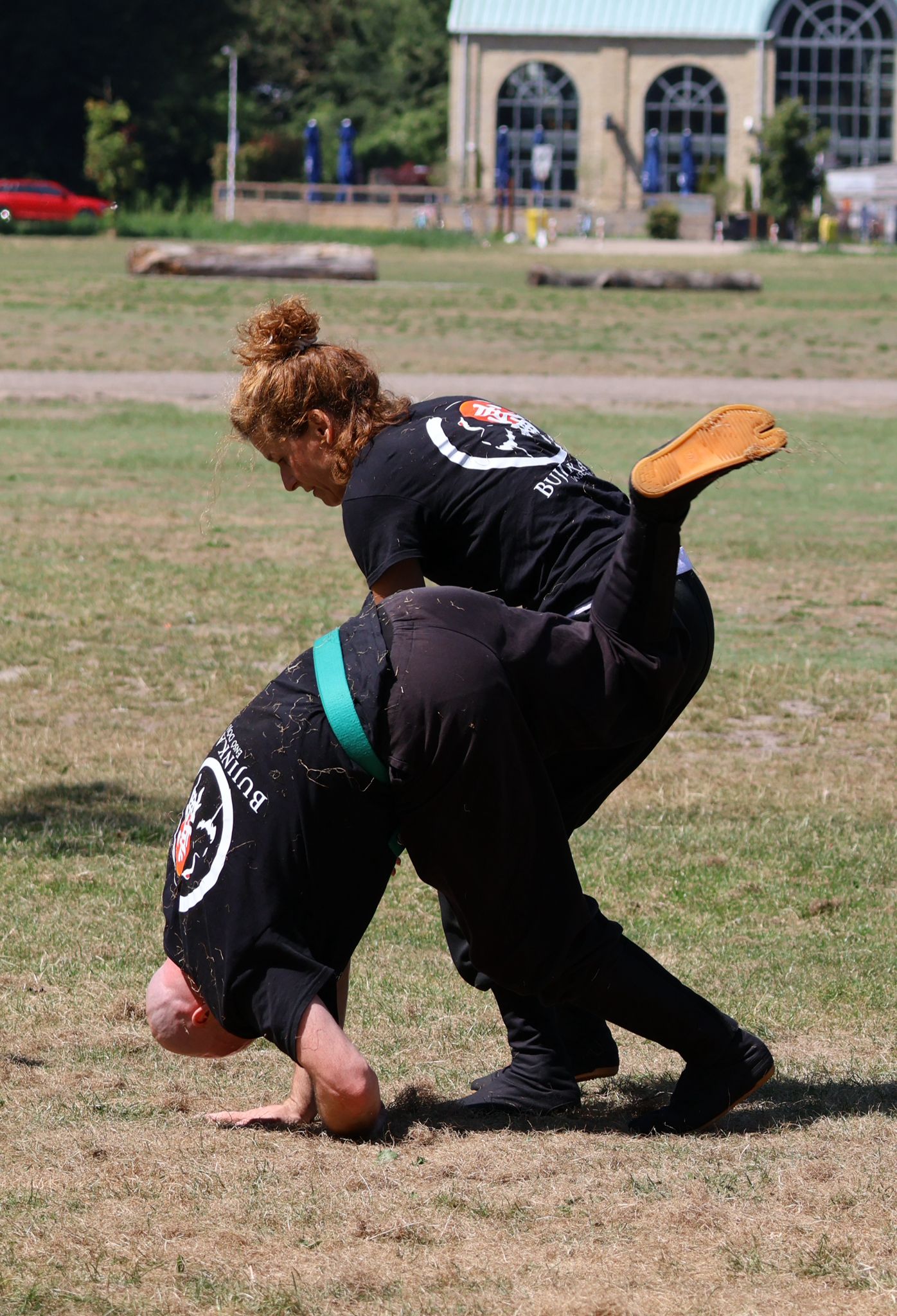 Ninjutsu actiefoto van leden van Bujinkan Ensõ
