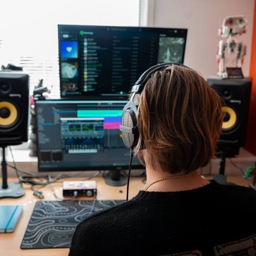 Merijn de Jeu aan het producen