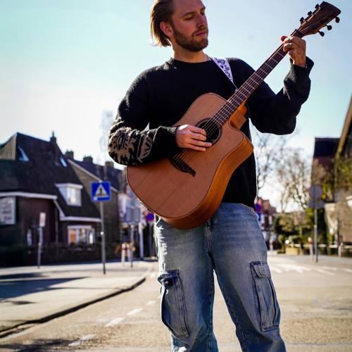 Merijn de Jeu op de gitaar